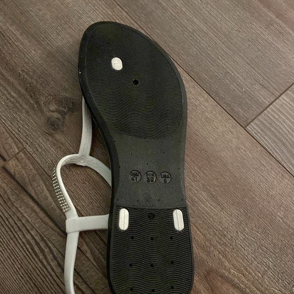 Sandals - Picture 2 of 4